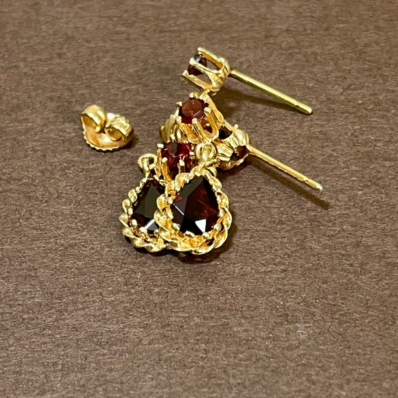 Elegant 14K Yellow Gold Garnet Stud Drop Earrings - Picture 5 of 9